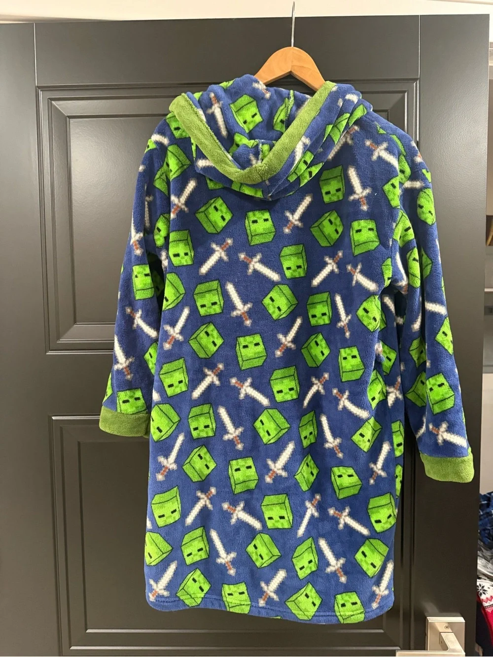 Boys Minecraft Robe - Picture 4 of 4